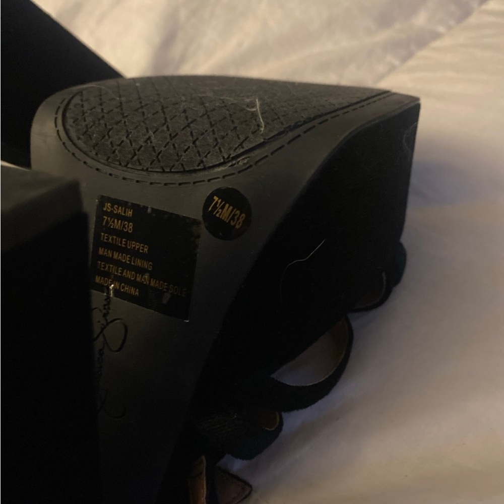 Jessica Simpson platform heels - Picture 5 of 6